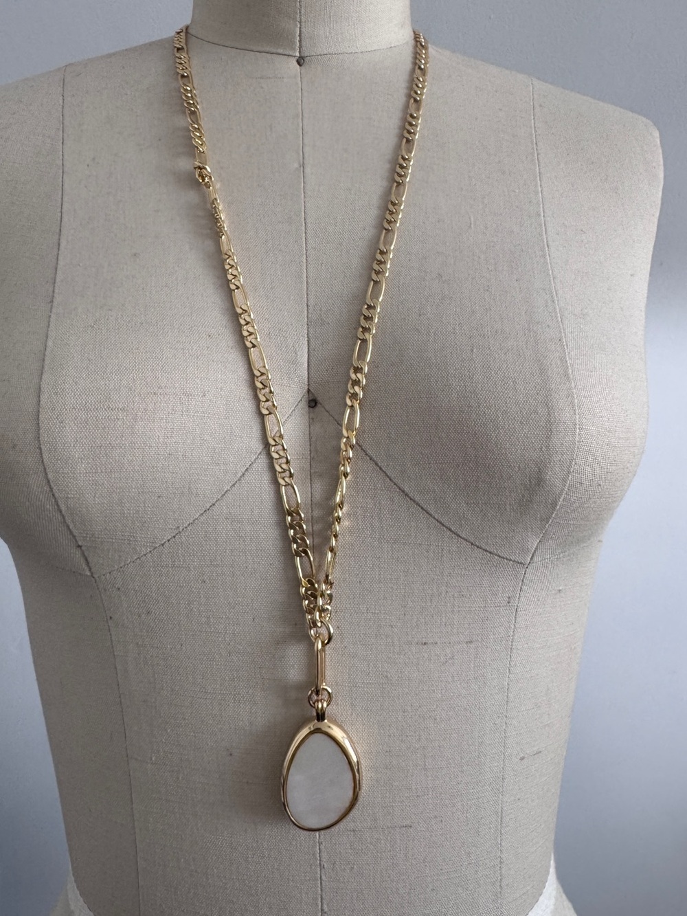 Chunky Jenny Bird Long Pendant Necklace